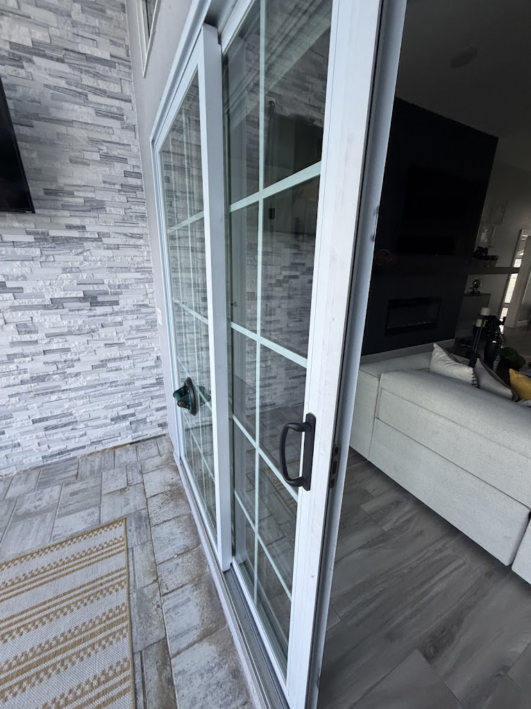 Frameless Glass Detail